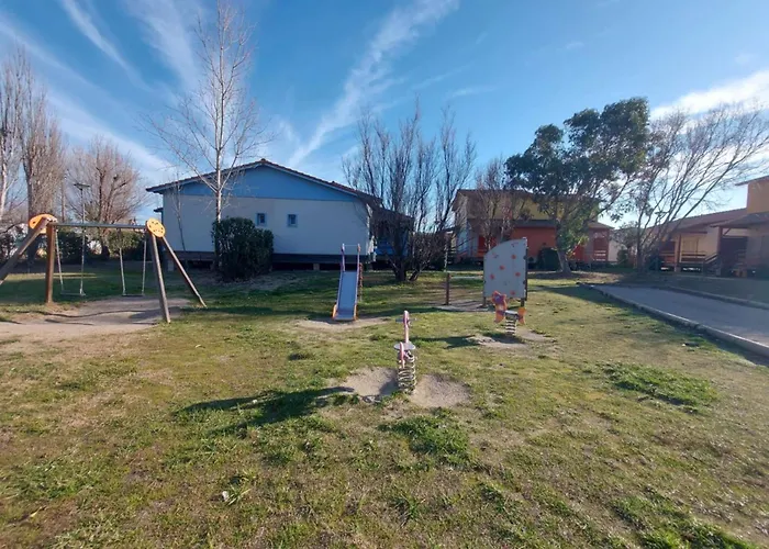 Charmante Maison Avec Climatisation, Parking Et Terrasse A Marseillan-plage - Fr-1-326-841 *