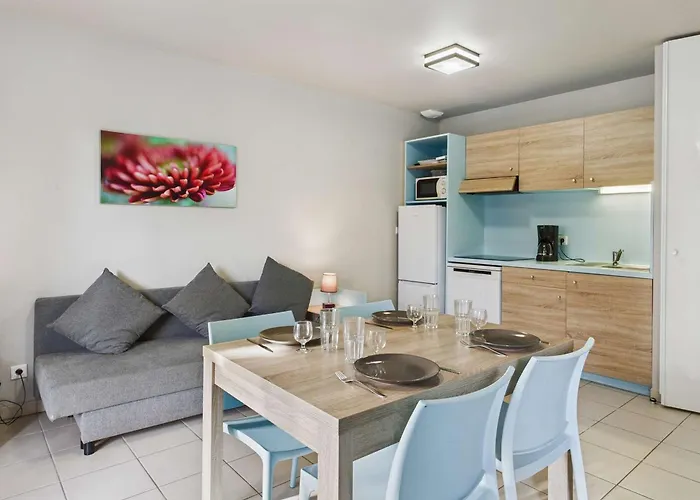 Charmante Maison Avec Climatisation, Parking Et Terrasse A Marseillan-plage - Fr-1-326-841 *