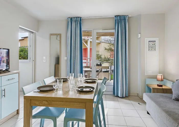 Charmante Maison Avec Climatisation, Parking Et Terrasse A Marseillan-plage - Fr-1-326-841
