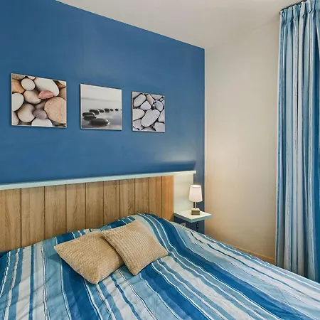 2 Pièces Avec Terrasse Privée Et Parking - Fr-1-326-841 *