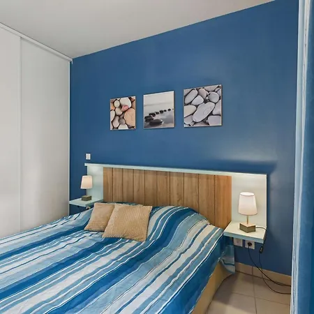 2 Pièces Avec Terrasse Privée Et Parking - Fr-1-326-841 *