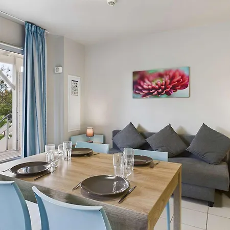 2 Pièces Avec Terrasse Privée Et Parking - Fr-1-326-841 Hébergement de vacances